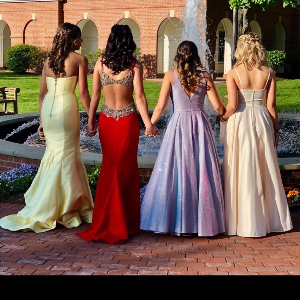 Prom dress - Picture 2 of 12